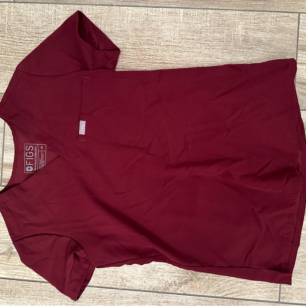 Figs scrub top